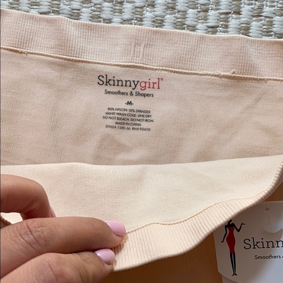 Skinnygirl shaping short - Picture 3 of 3